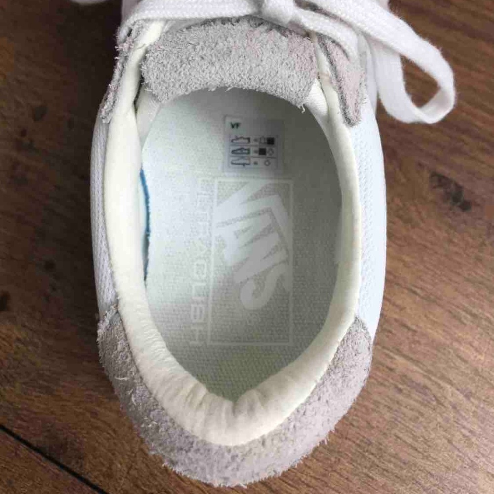 NWT VANS Runner White Suede Canvas Kid’s AUTHENTIC - Picture 7 of 8